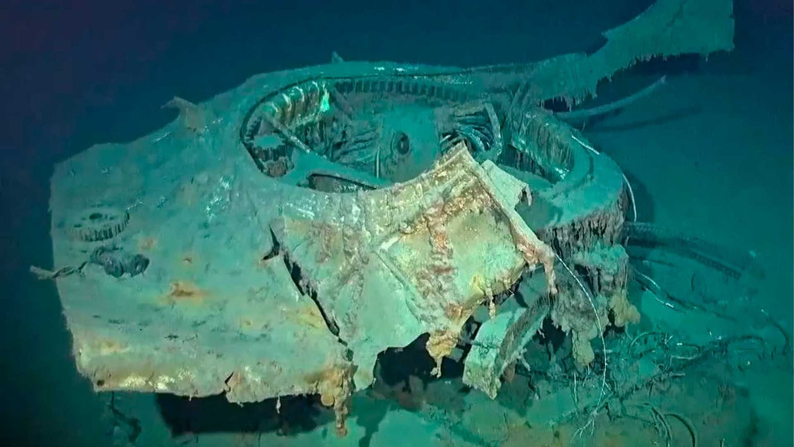 O naufrágio mais profundo do mundo estava perdido a mais de 6.800 metros sob o Mar das Filipinas — e a história do navio que o levou até lá é um dos maiores atos de heroísmo da Segunda Guerra Mundial