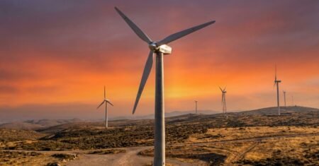 Três pás nas turbinas eólicas não são acaso, são o ponto de equilíbrio entre eficiência, ruído e custo que fez o setor aposentar projetos com 2 e 4 pás